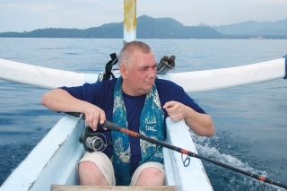 Mikiho, nášho spoločníka po Bali, skolila morská nemoc a prvý lov sme predčasne ukončili.