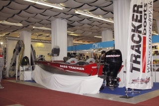 Špeciálny rybársky čln Tracker 175.