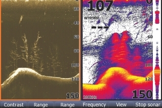 Zobrazenie stromov na dne – vľavo StructureScan™, vpravo Broadband Sounder sonar.