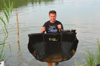 Prvá ryba pretekov presahujúca hranicu 10 kg.
