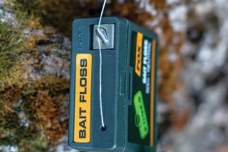 9. Bait Floss na pripevnenie nástrahy.