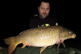 Výnimka čo potvrdzuje pravidlo – nočný šupináč 
a prvý 10  kg kapor výpravy.
