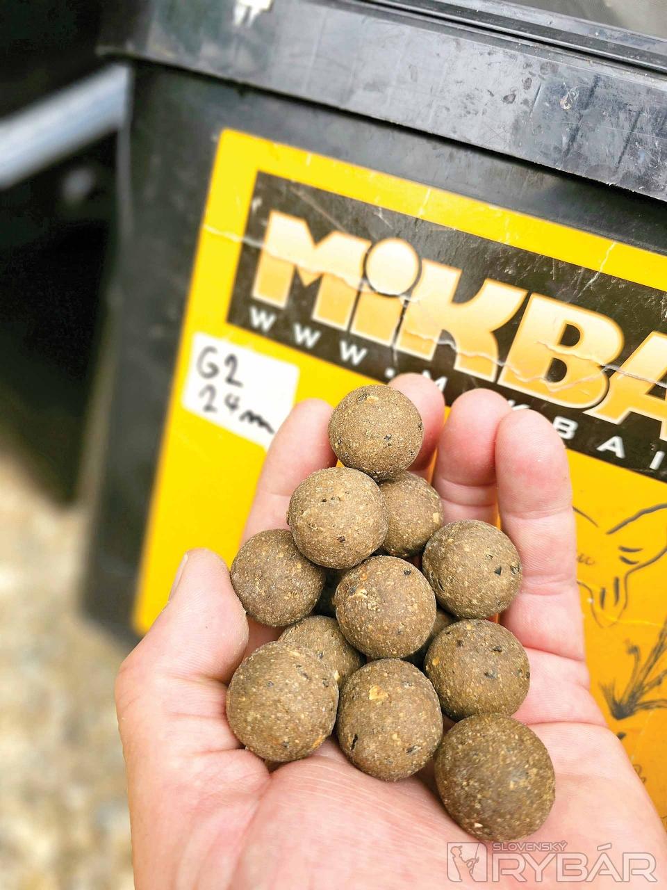 Boilies Mikbaits Gangster G2
(Krab Ančovička Asa), bez ktorého 
ani nechodím na dlhšie výpravy.