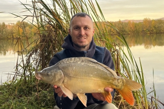 Čaro jesennej vody a kukurica Method feeder v októbri