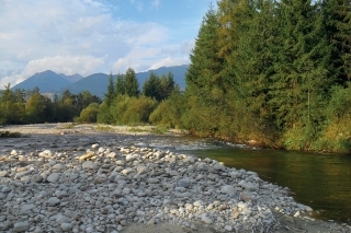 Rieka Belá a okolitá scenéria.