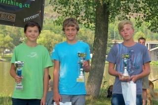 Najlepší v U14: v strede, Samuel Baranovič.