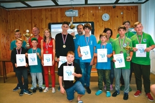 Pohľad na tri víťazné družstvá Zlatého blyskáča 2017.