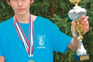 Celkový víťaz v kategórii jednotlivcov od 11 do 15 dokov Maxim Humaj z MsO Piešťany A.