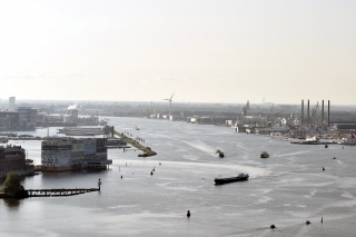Amsterdam je úžasný, toto je rieka Amstel.