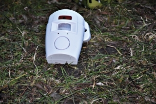 Jednoduchý, ale veľmi spoľahlivý alarm. Pred zlodejom by ste sa mali vždy chrániť.