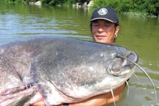 Majo a sumec 236 cm a takmer 120 kg.