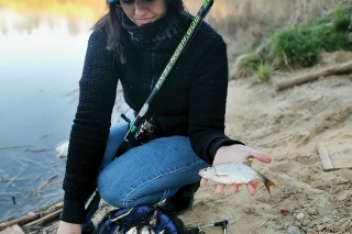 Niekedy sa len tak bavím lovom menších rybiek.