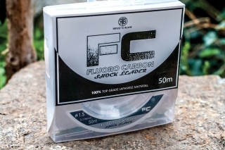 Nadväzcový fluorocarbon.