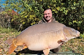 Nádherný mohutný maďarský lysec s hmotnosťou 27,70 kg. Zabral na obed. (Poledňáček)