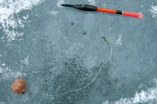 Nadväzec na lov pod ľadom.