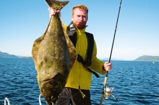 Metrový 
halibut.