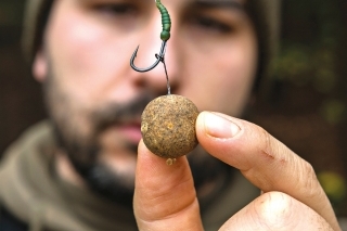 Jednoduchá montáž z 25 lb strip-X, Mouthsnagger shorty a skvelého Continental snag hook.