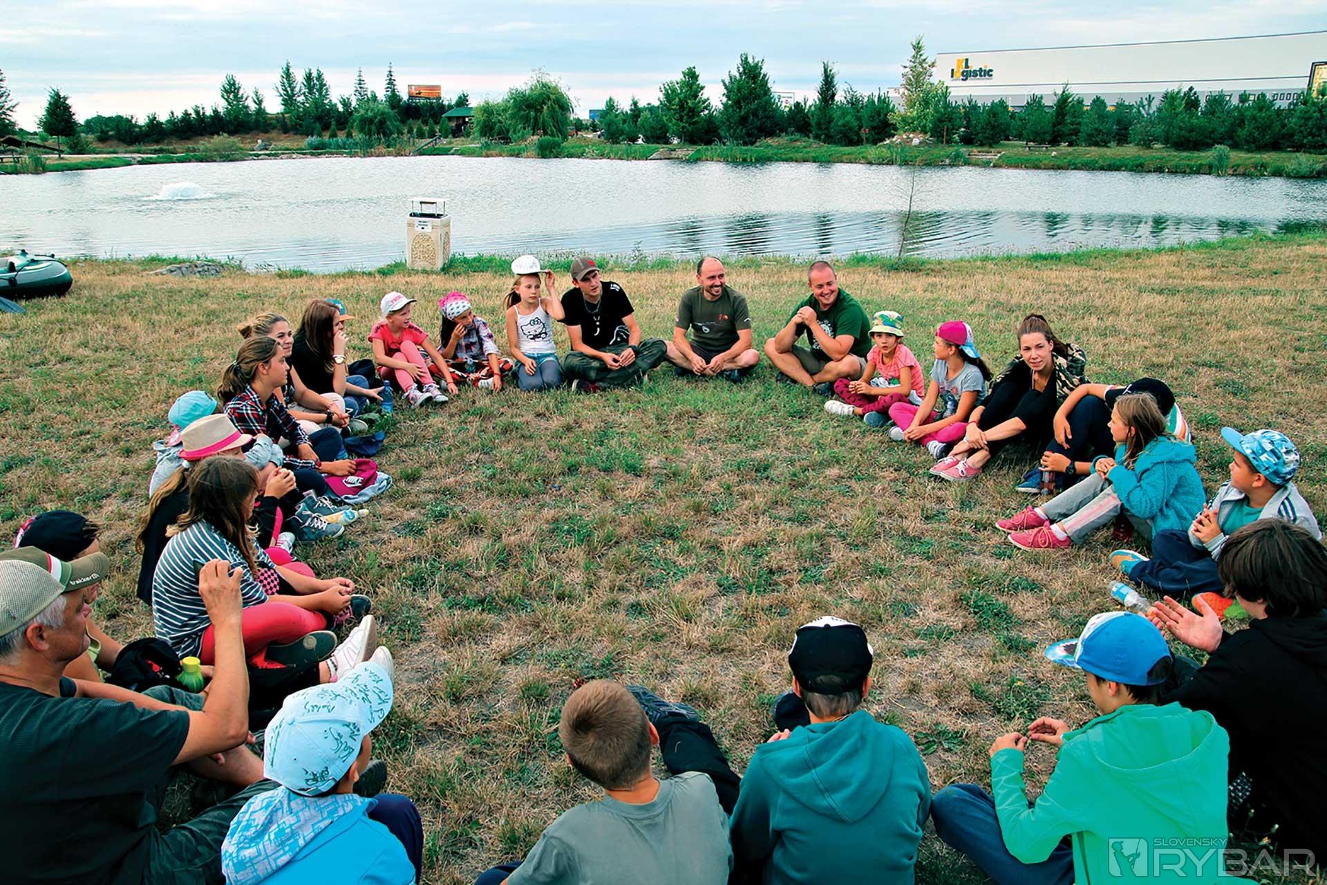 Starostlivosť o deti a mládež = budúcnosť.