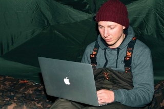Počas dlhých a chladných nocí môžem v pokoji používať laptop bez obáv, že mi navlhne.