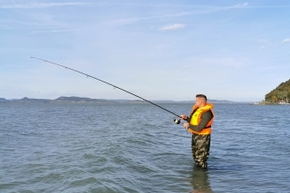 Počas zákazu sme museli ryby z 500-metrovej vzdialenosti zdolávať bez pomoci člna.
