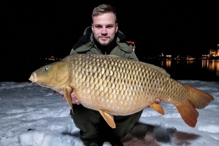 Samov krásny podvečerný úlovok cez 13 kg na snehu v Slovinsku. Cieľ splnený!