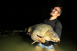 Pri tejto rybe som si povedal, že to malo celé zmysel. Veľa ľudí hodnotí kapra 
zo súkromného jazera ako bezcennú rybu, no ja sám viem koľko času, úsilia 
a mnoho iného som musel vynaložiť na to, kým sa mi ju podarilo uloviť.