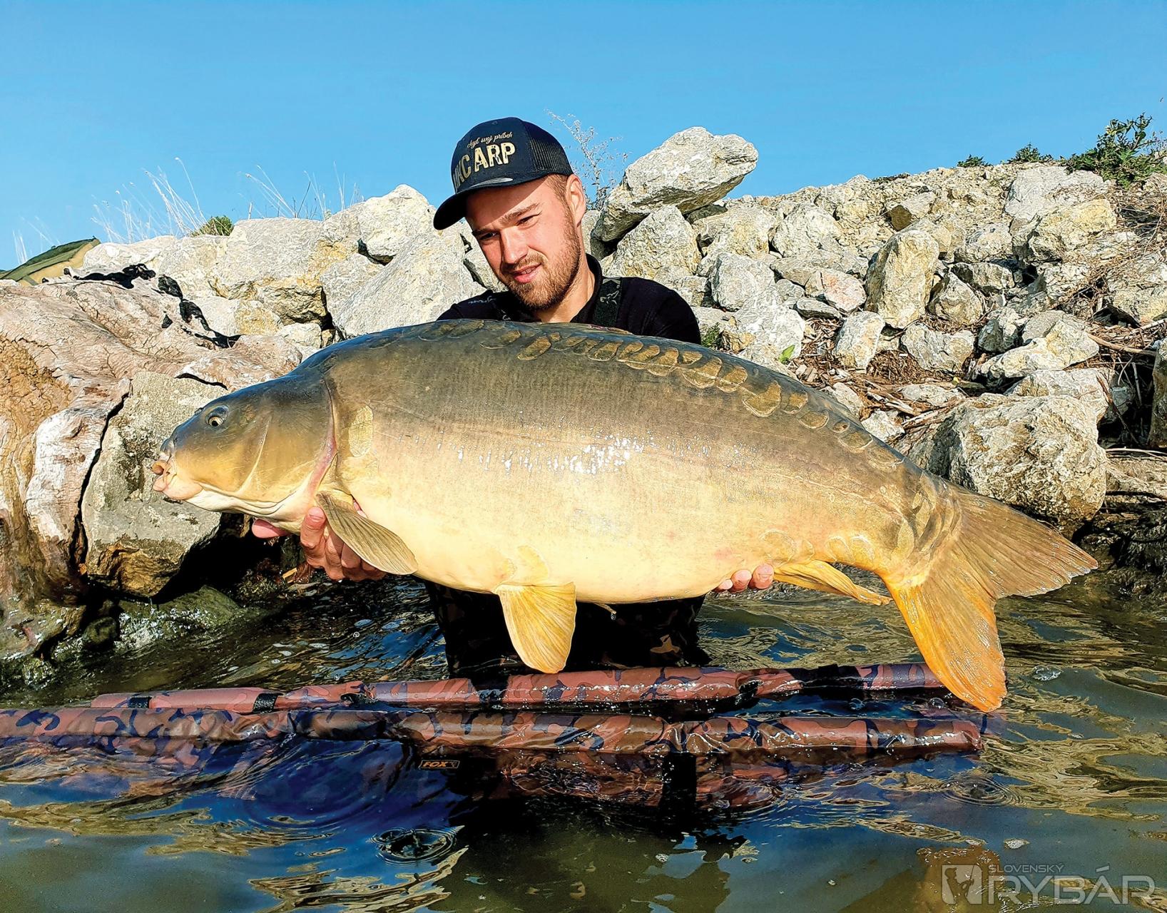 Prvá výprava na priehradu
a hneď lysec s hmotnosťou 19 kg.
