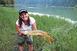 Šťuka z jazera Lagoa das Furnas. Oveľa väčšia šťuka mi pre nešikovnosť, žiaľ, utiekla bez fotky.