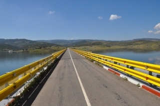 Zaujímavé miesta nájdeme priamo pri druhom moste cez Cijaru (priamo pod dedinou Villarta de los Montes).