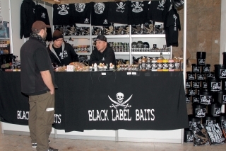 Black Label Baits má zaujímavé produkty. Oslovujú najmä mladých rybárov a tých, čo sú “nad vecou” :)