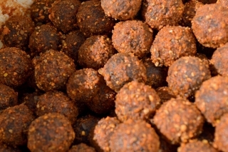 Boilies obalené stick mixom.