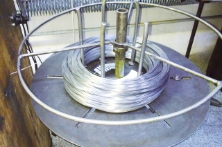 Kvalita drôtu je pre výrobu rybárskeho háčika zásadná.