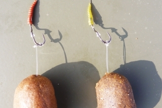 Boilies obalené súvislým plášťom z cesta spolu s háčikom Cranked hook č. 8 od Carp´R´Us je smrteľnou kombináciou.