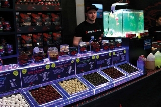 Dizajnovo veľmi pekný stánok Dragon Baits upútal už zďaleka.