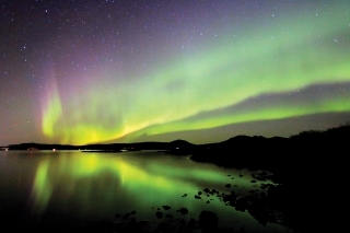 Počas muškárenia na Islande môžete mať šťastie a zažiť polárnu žiaru.