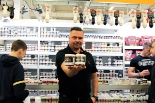 MIKBAITS TactIQ je rýchlorozpustné boilies určené najmä na krátkodobé chytanie, lov v chladnej vode alebo vtedy, keď ryby neberú.