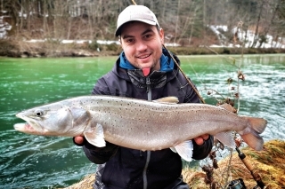 Hlavátka ulovená v raji – 
Slovinsko, Bled.