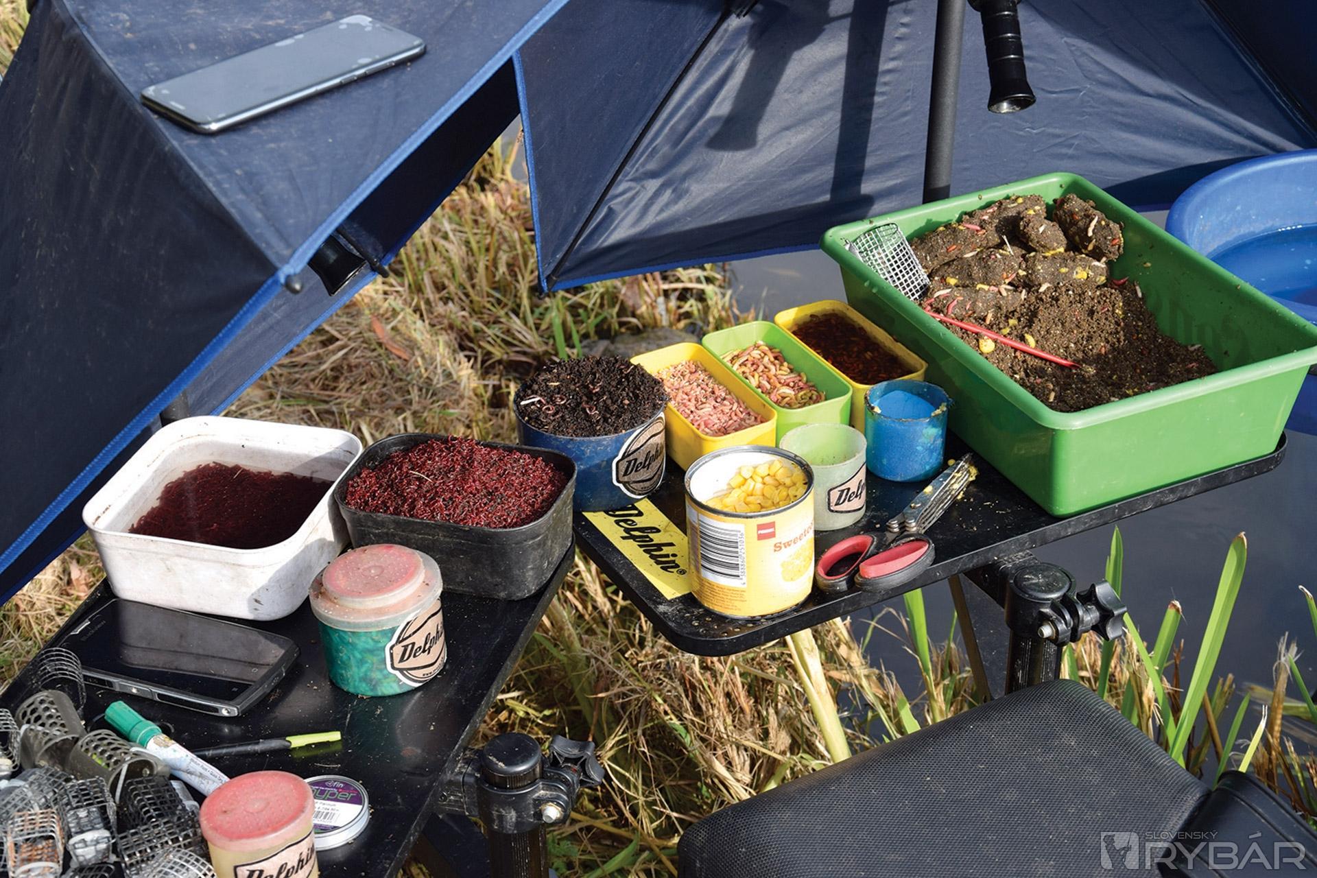 Vnadiaca zmes je len súčasť cesty k úspechu. Nemenej dôležité sú ostatné živé a neživé zložky, ktoré sa pridávajú do kŕmenia.
