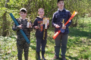 Mladí rybári - OCHODNICKÝ RYBÁRIK Spomienka na Albína