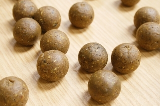 DYNAMITE BAITS: ako vzniká krmivo PR 6