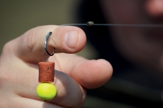 Na druhú montáž nastražuje 10 mm peletu Krillberry a 12 mm plávajúci Carp bonbon.