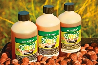 Boilies pravidelne zalievam Sweet Liquidom.