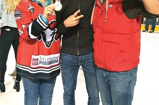 Ja, Tomáš Zigo (momentálne 
center HC Slovan Bratislava, reprezentant SR v ľadovom hokeji 
a, samozrejme, rybár) a Radko 
(po získaní titulu na ľadovej ploche).