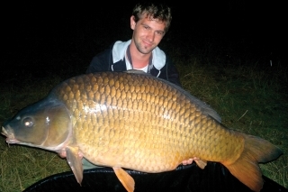 Presne 21,7 kg hmotnosti na jednu guľôčku Fanatika Red 20 mm.