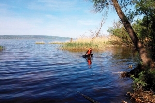 Ide sa vážiť, saky plné rýb.