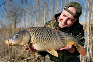 Takéto zdravé ryby si musíme maximálne vážiť, aj keď ešte nie sú kapitálne, pretože určite budeme chcieť chytať veľké ryby aj o pár rokov.