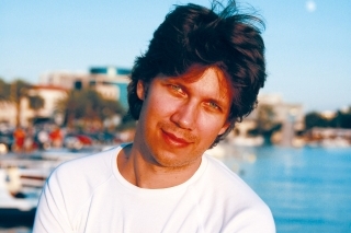 Povolanie: herec
Videli sme ho: Člen Novej Scény v Bratislave,  herec-hlavne muzikálový (Neberte nám princeznú, Hallo Doly, Hamlet, Na skle maľované, Krysař, Boyband...)
Vek: 34
Deti: Miško (6), Martinka (4) 
Manželka: Michaela