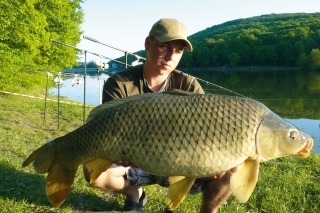 Vďaka 13 kg šupináčovi sme zobrali cenu za najväčšiu rybu pretekov.