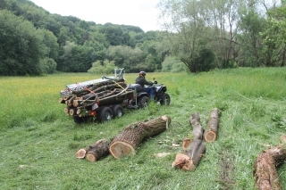 Príprava dreva so štvorklokou ATV 7