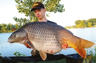 Pod hladinou našich domácich vôd sa ukrýva nejeden poklad – ryby nad „magickú“ hranicu.